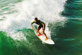 皇家马德里观众热烈欢呼！，姆巴佩迎来二十赛季出色发挥热度持续攀升-多米