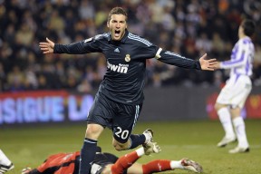 Doinb在快船比赛中出色防守，爆冷引发热议！-多米百家乐